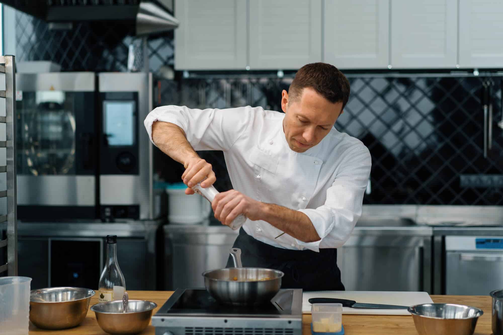 What Cookware Do Chefs Use? Expert Insights and Top Picks